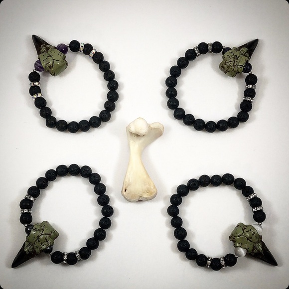 Crow Skull Bracelet - Picture 2 of 11